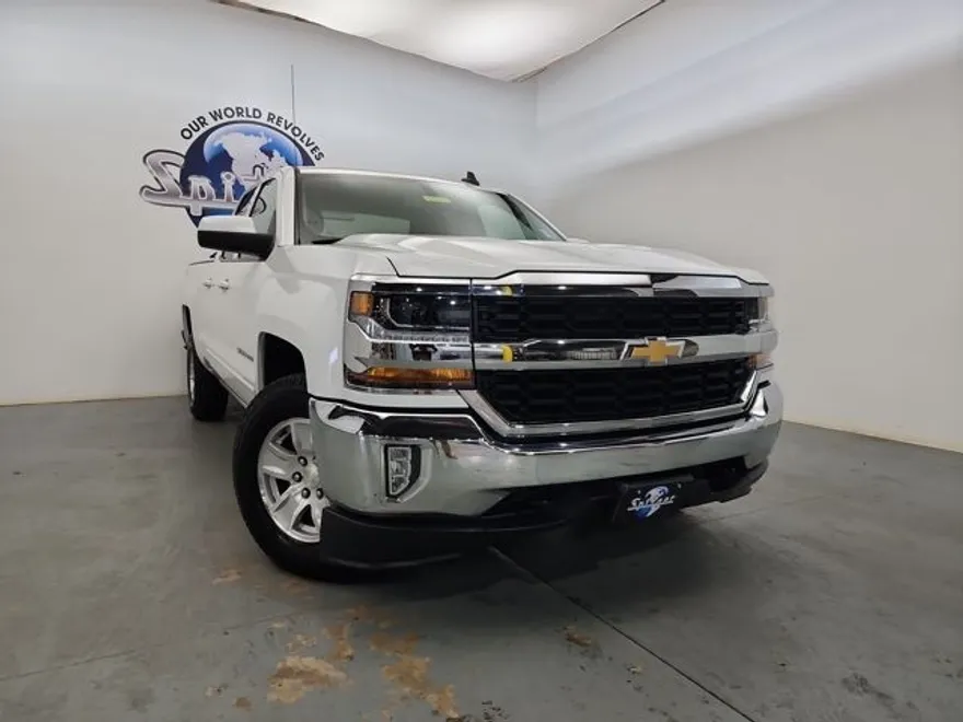 2018 Chevrolet Silverado 1500 LT photo 1