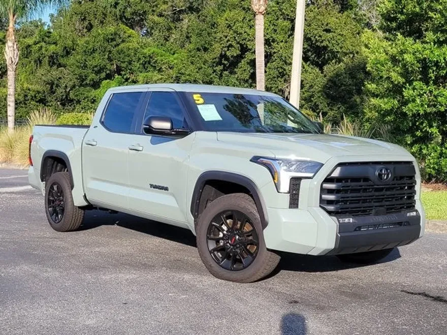 2025 Toyota Tundra SR5 CrewMax photo 1
