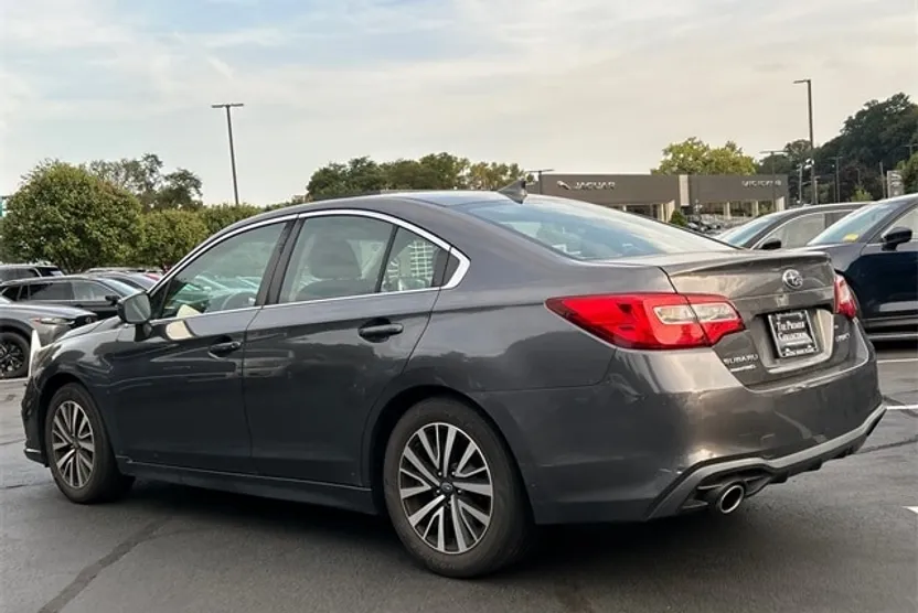 2018 Subaru Legacy 2.5i photo 1