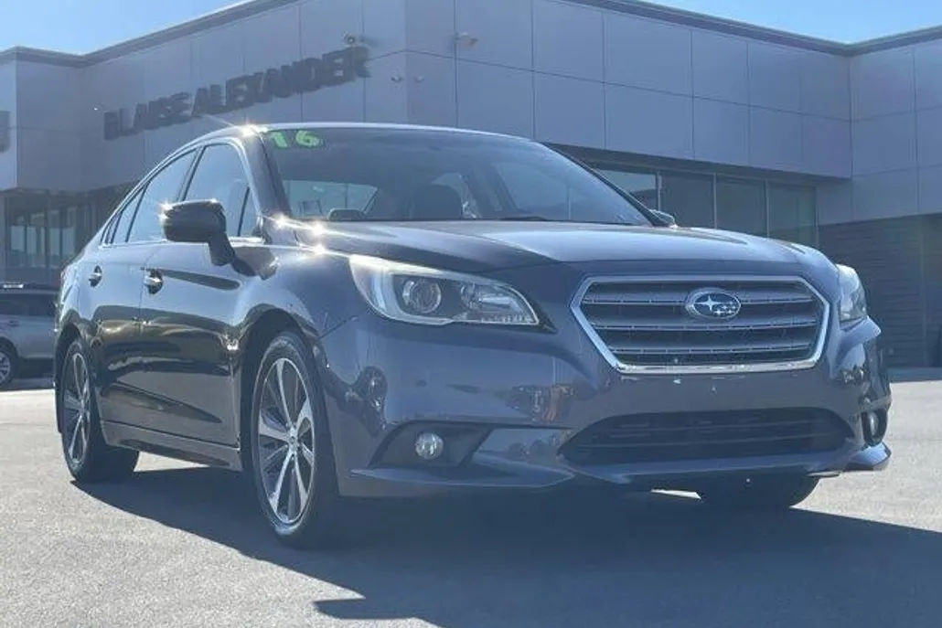 2016 Subaru Legacy 2.5i Limited photo 1
