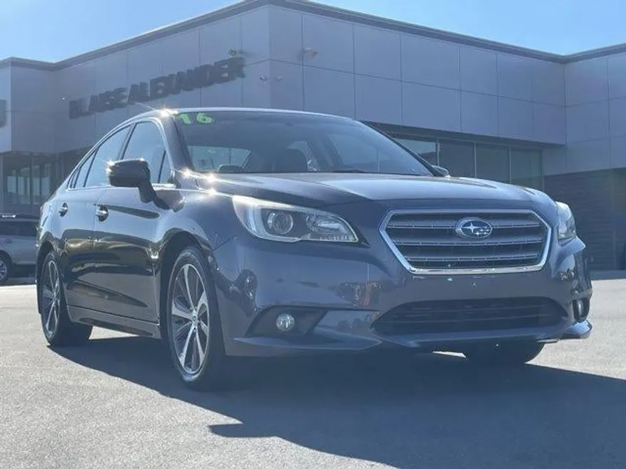 2016 Subaru Legacy 2.5i Limited photo 1