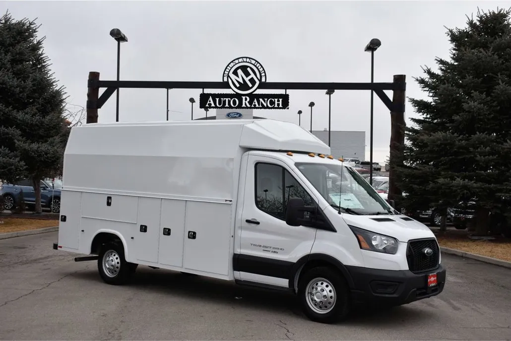 2023 Ford Transit Cutaway Chassis photo 1