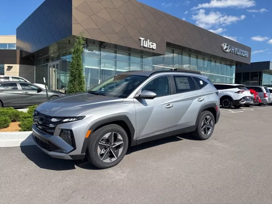2025 Hyundai Tucson SEL photo 1