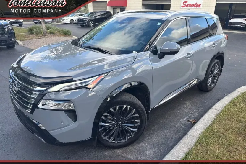 2024 Nissan Rogue Platinum photo 1
