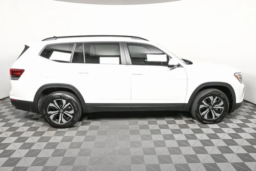 2026 Volkswagen Atlas SE photo 1