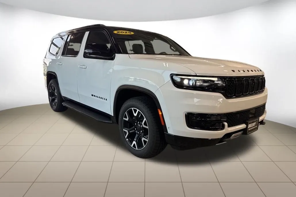 2025 Jeep Wagoneer Overland photo 1