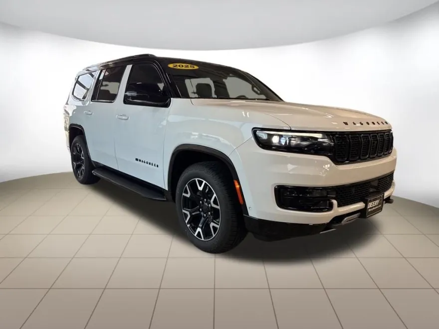 2025 Jeep Wagoneer Overland photo 1