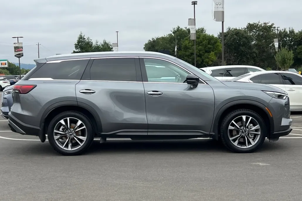 2023 Infiniti QX60 Luxe photo 1