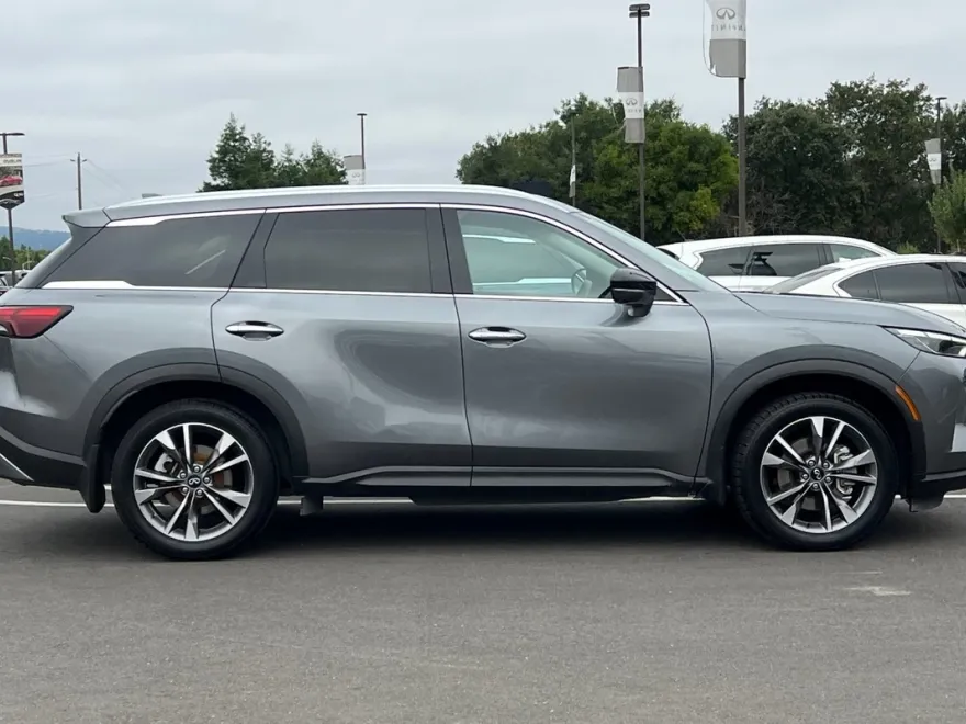 2023 Infiniti QX60 Luxe photo 1
