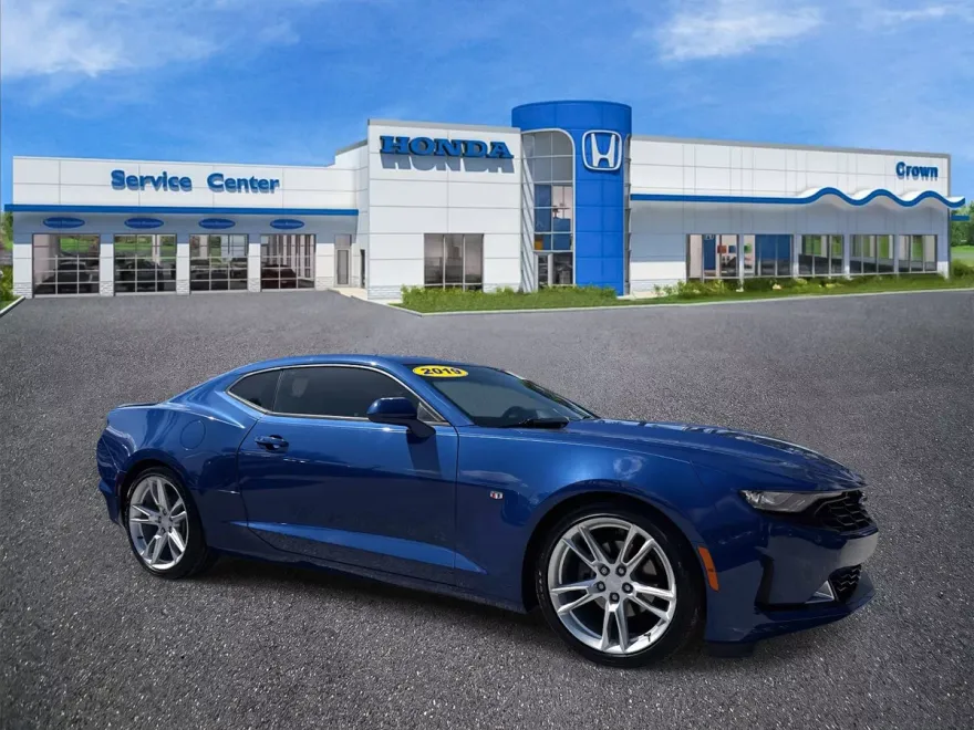 2019 Chevrolet Camaro 1LT photo 1