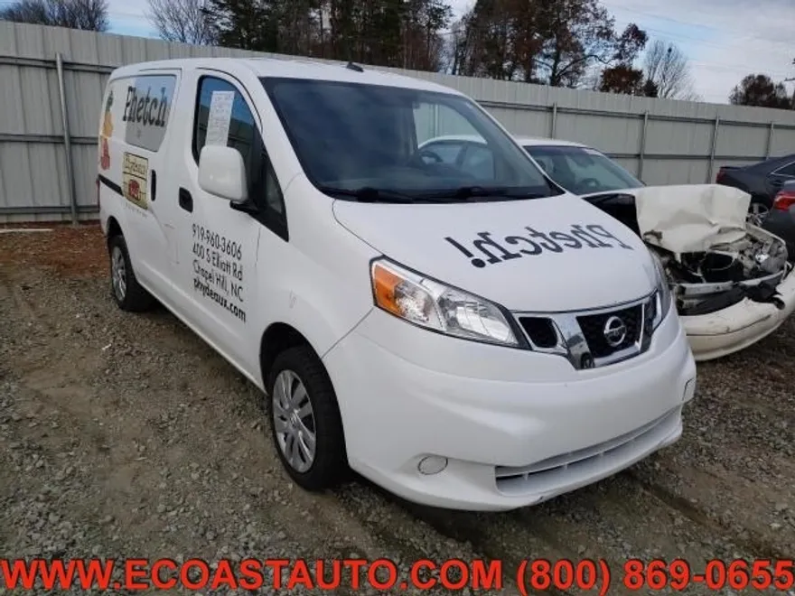 2017 Nissan NV200 SV photo 1