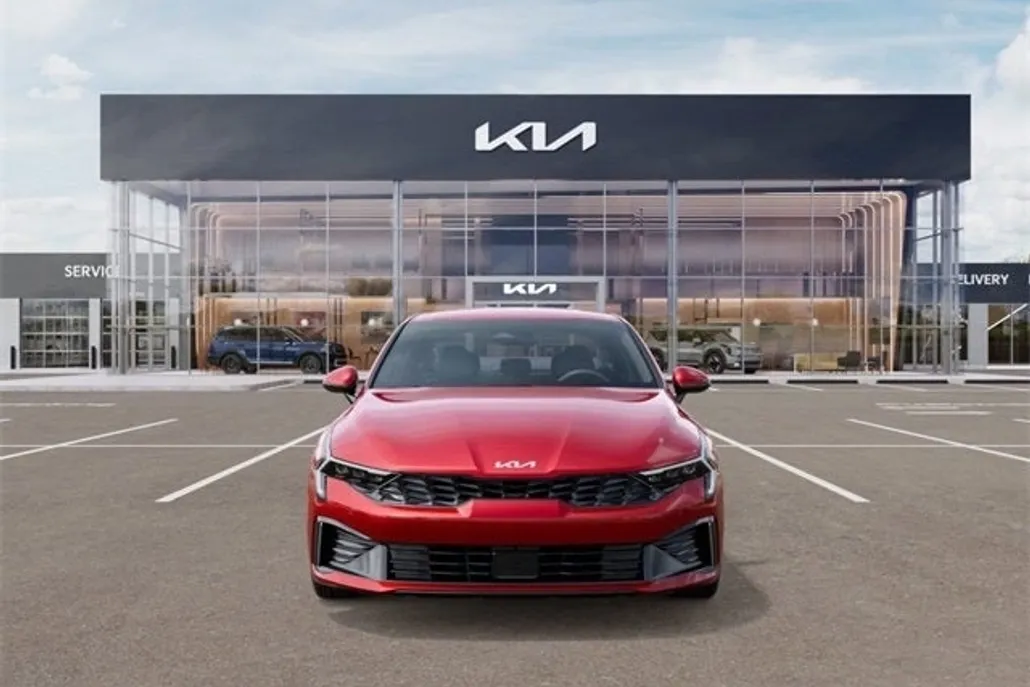 2025 Kia K5 LXS photo 1