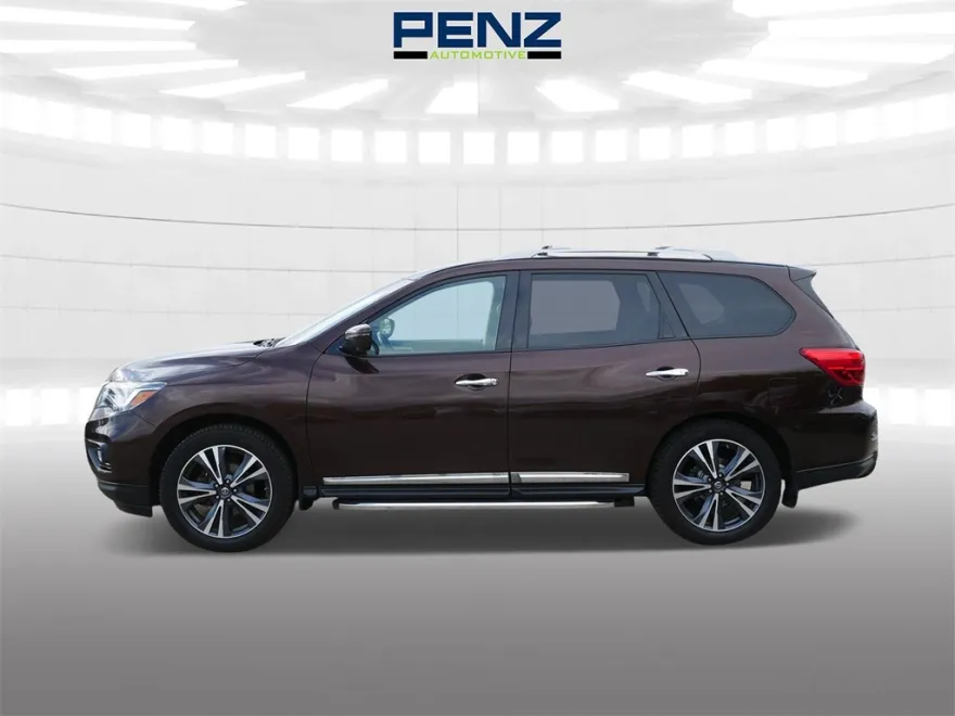 2019 Nissan Pathfinder Platinum photo 1