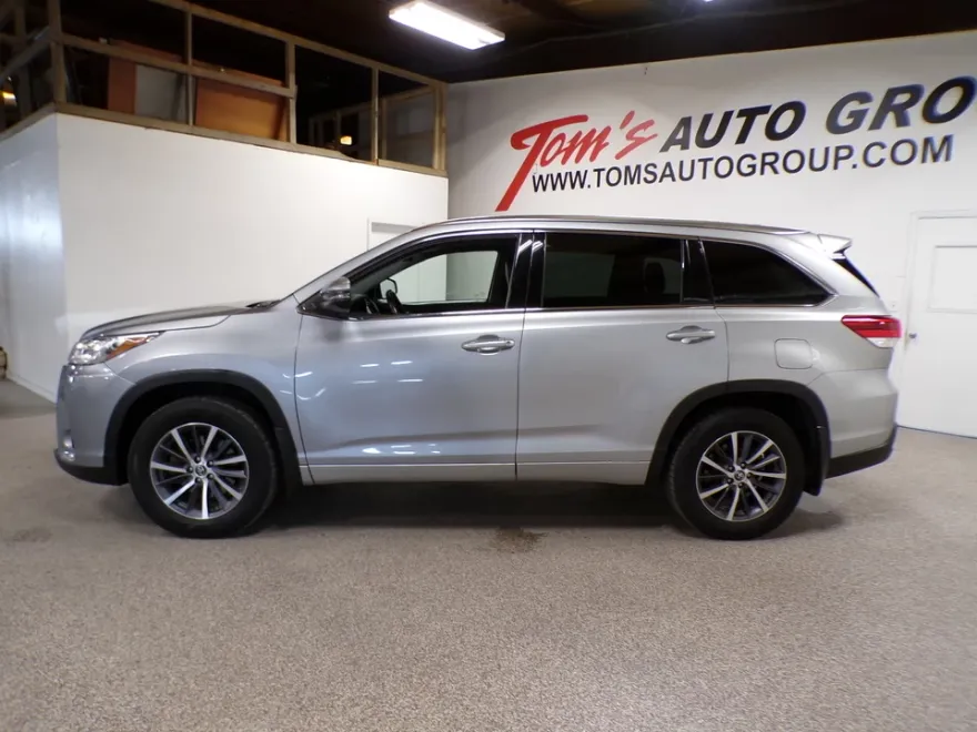2018 Toyota Highlander XLE photo 1