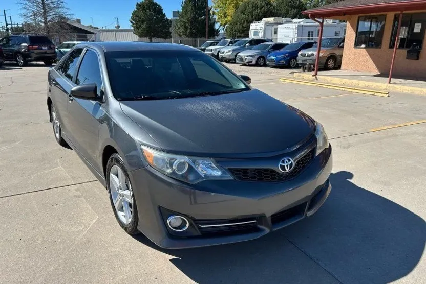2012 Toyota Camry photo 1