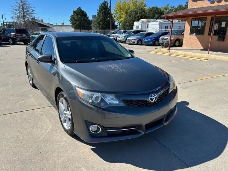 2012 Toyota Camry photo 1