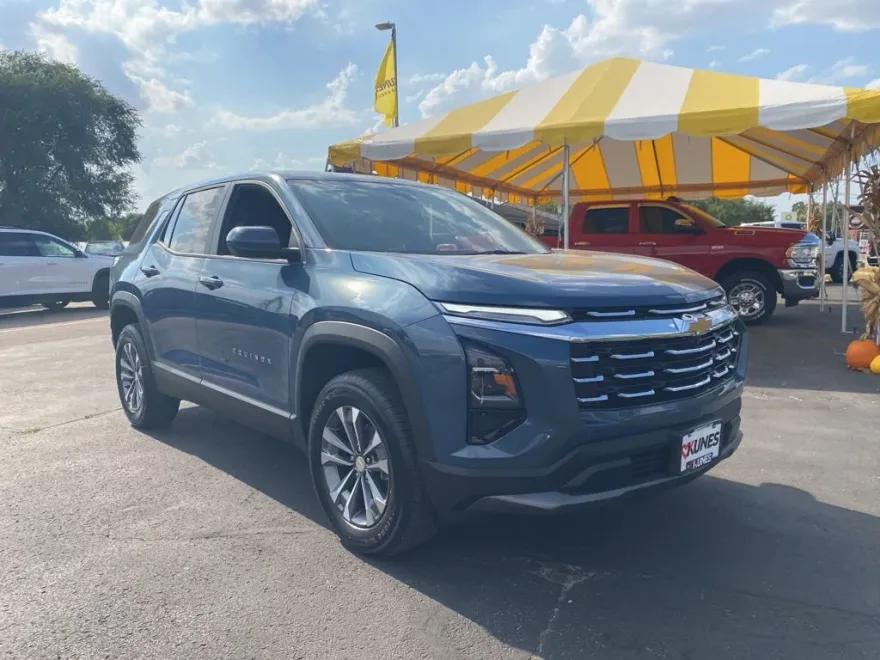 2026 Chevrolet Equinox LT photo 1
