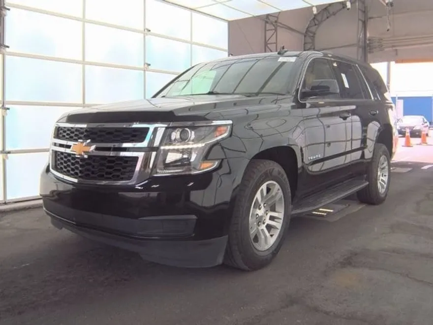 2019 Chevrolet Tahoe LT photo 1