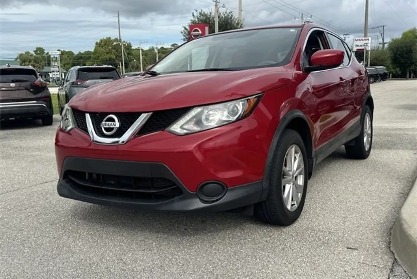 2017 Nissan Rogue Sport S photo 1