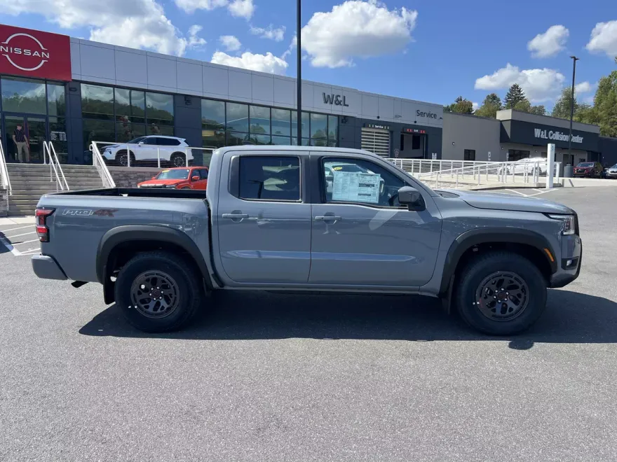 2025 Nissan Frontier PRO-4X photo 1