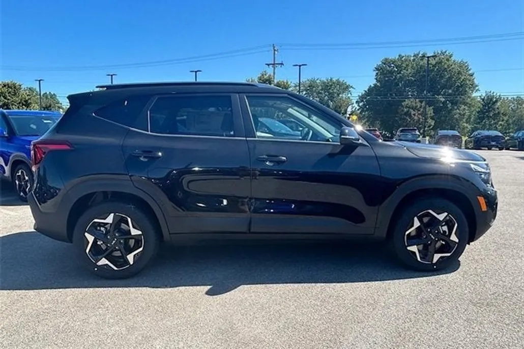2026 Kia Seltos S photo 1