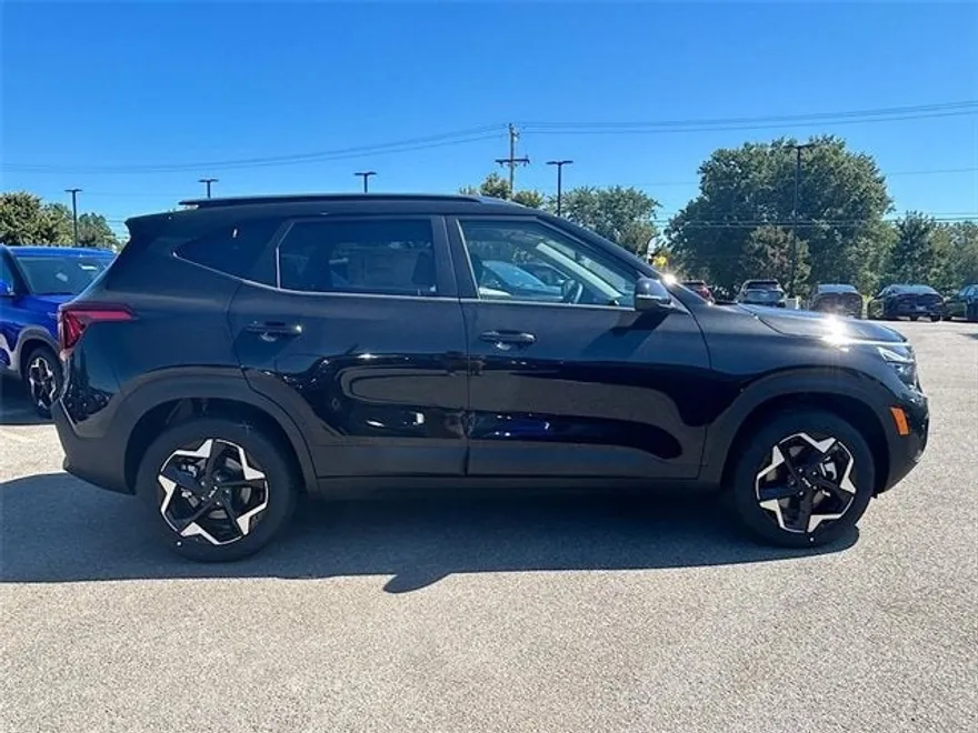2026 Kia Seltos S photo 1