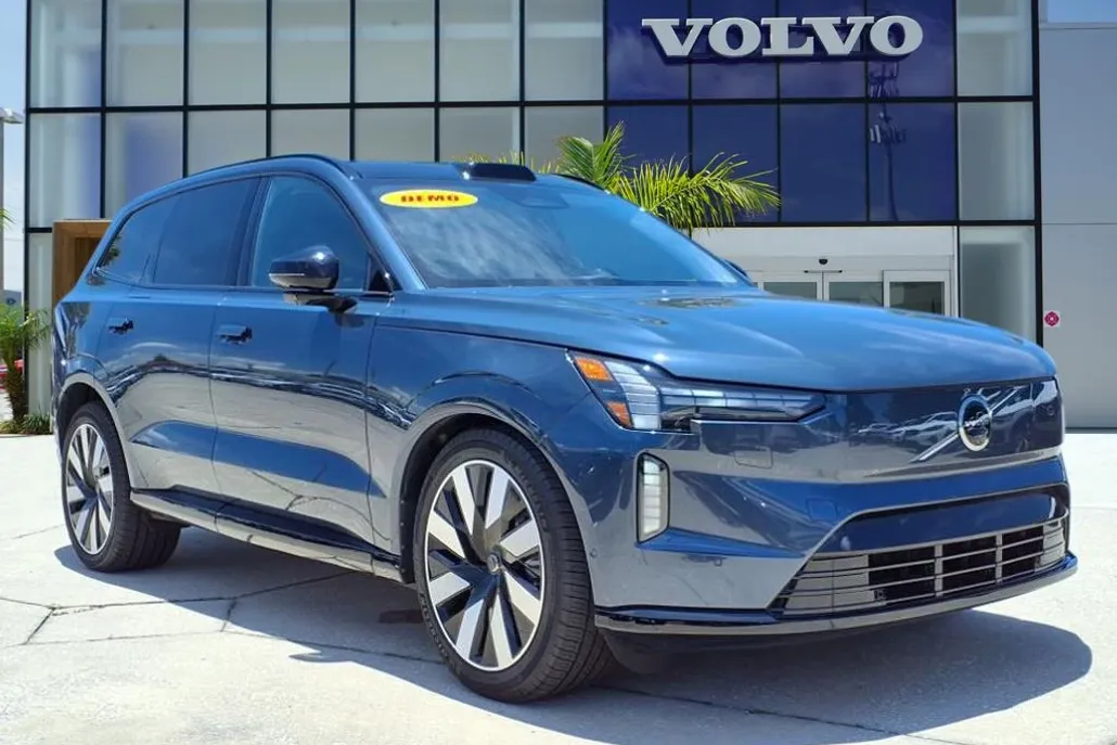 2025 Volvo EX90 Twin Motor Performance Ultra photo 1