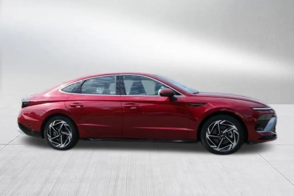 2024 Hyundai Sonata SEL Convenience photo 1
