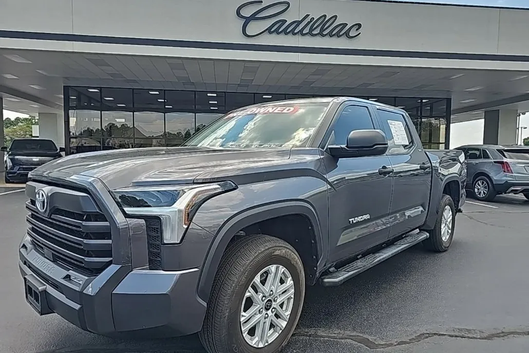 2024 Toyota Tundra SR5 photo 1
