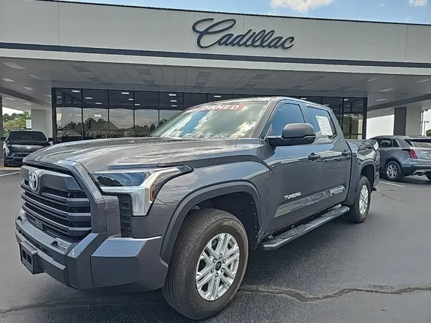 2024 Toyota Tundra SR5 photo 1
