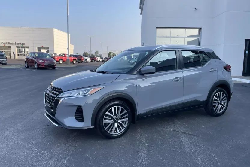 2023 Nissan Kicks SV photo 1