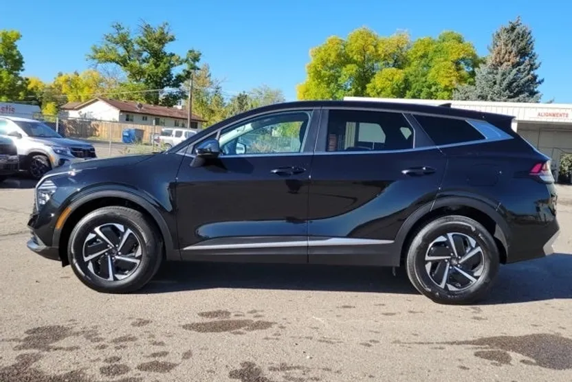 2025 Kia Sportage Hybrid LX photo 1