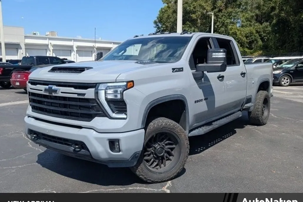 2024 Chevrolet Silverado 2500HD LT photo 1