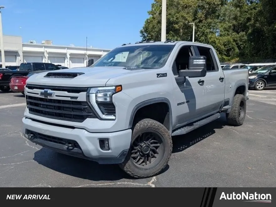 2024 Chevrolet Silverado 2500HD LT photo 1