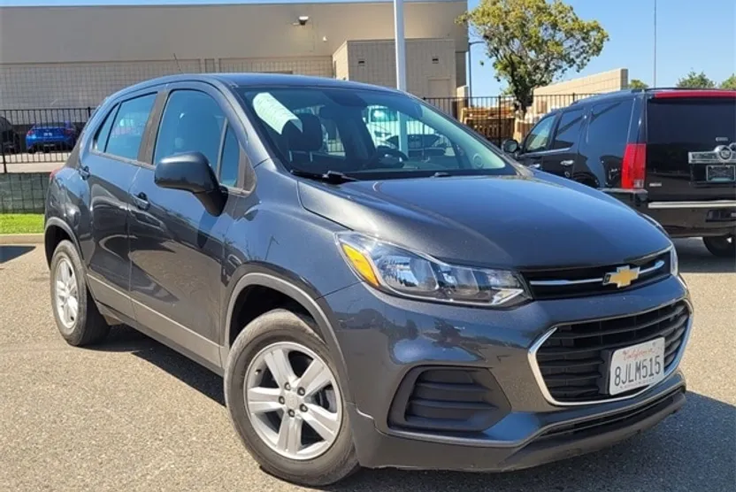 2019 Chevrolet Trax LS photo 1
