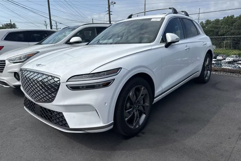 2024 Genesis Electrified GV70 Advanced photo 1