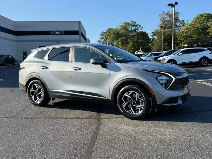 2023 Kia Sportage LX photo 1