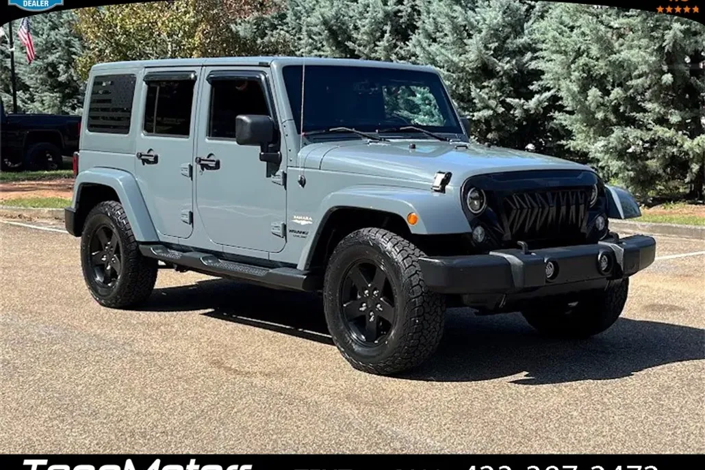 2014 Jeep Wrangler Unlimited Sahara photo 1
