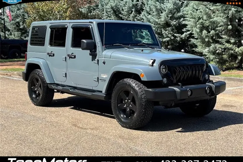 2014 Jeep Wrangler Unlimited Sahara photo 1