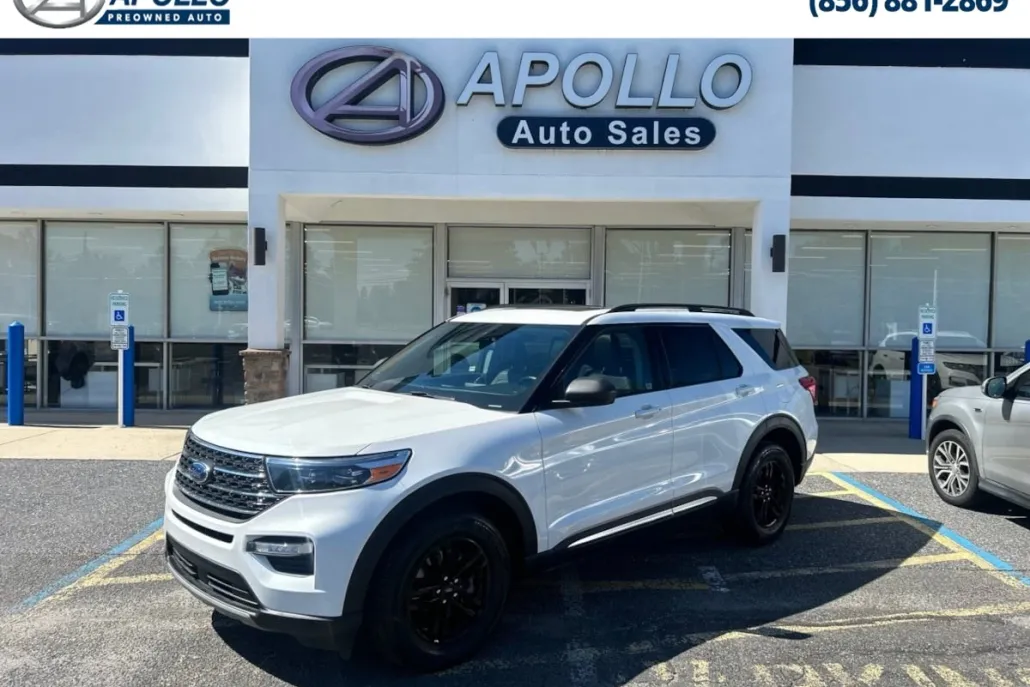 2022 Ford Explorer XLT photo 1