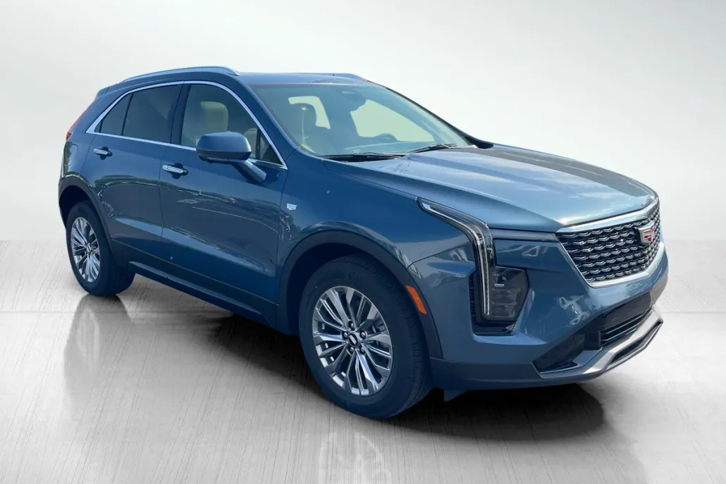 2025 Cadillac XT4 Premium Luxury photo 1