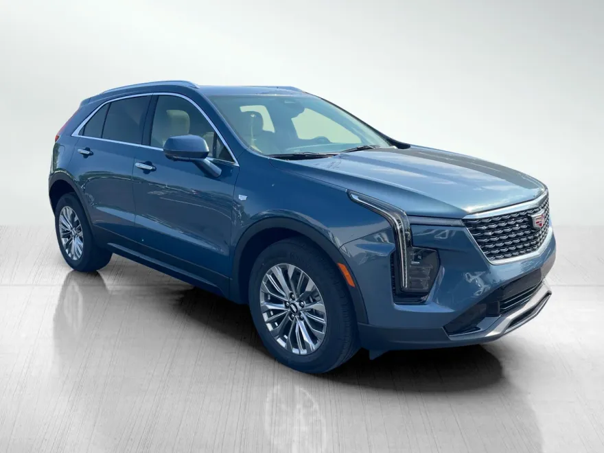 2025 Cadillac XT4 Premium Luxury photo 1