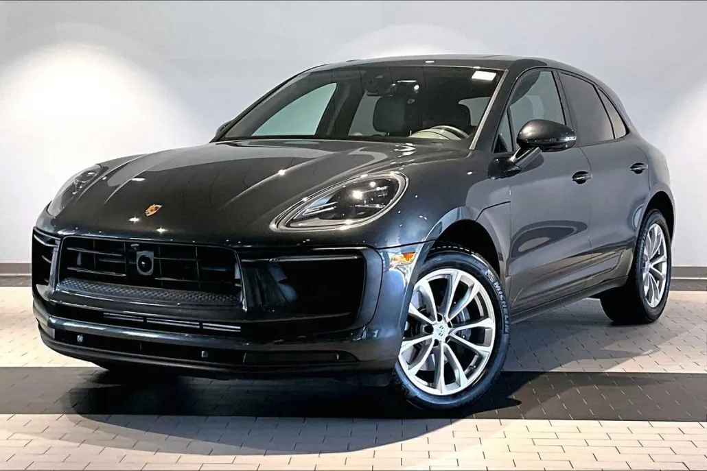 2025 Porsche Macan photo 1