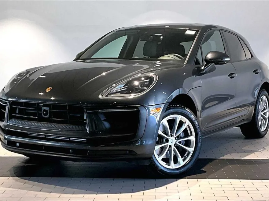 2025 Porsche Macan photo 1