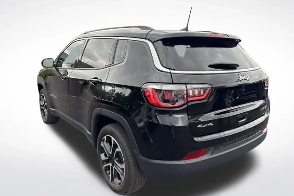 2022 Jeep Compass Limited photo 1