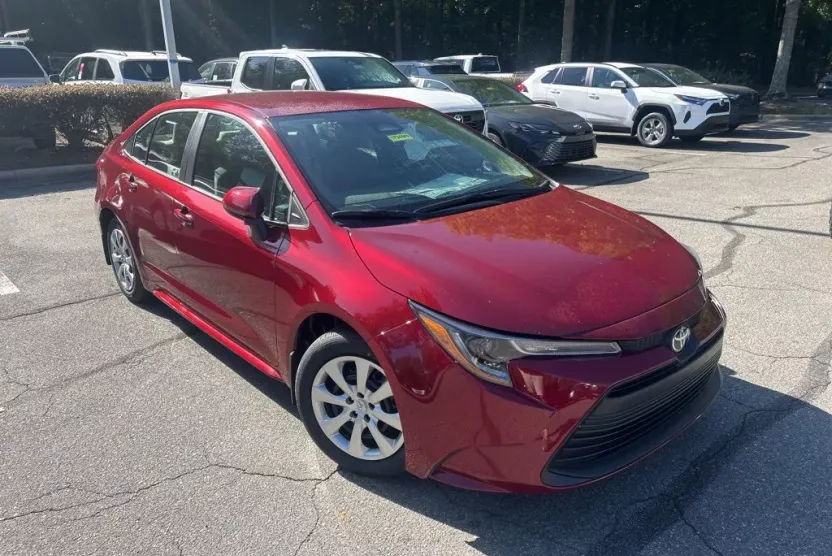 2026 Toyota Corolla LE photo 1