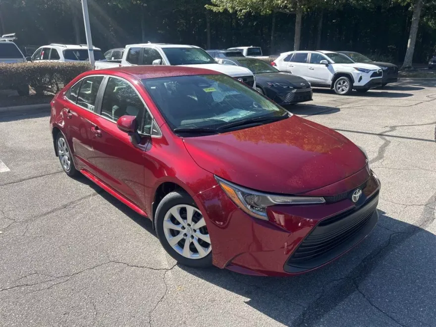 2026 Toyota Corolla LE photo 1