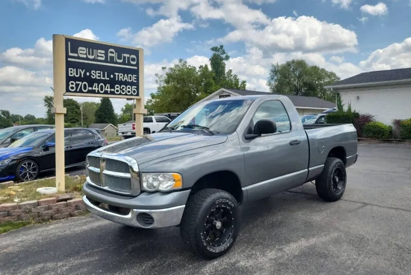 2002 Dodge Ram SLT photo 1
