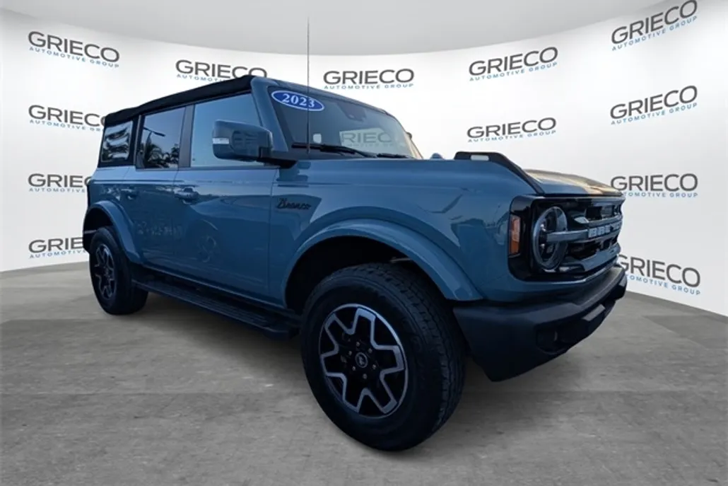 2023 Ford Bronco Outer Banks photo 1
