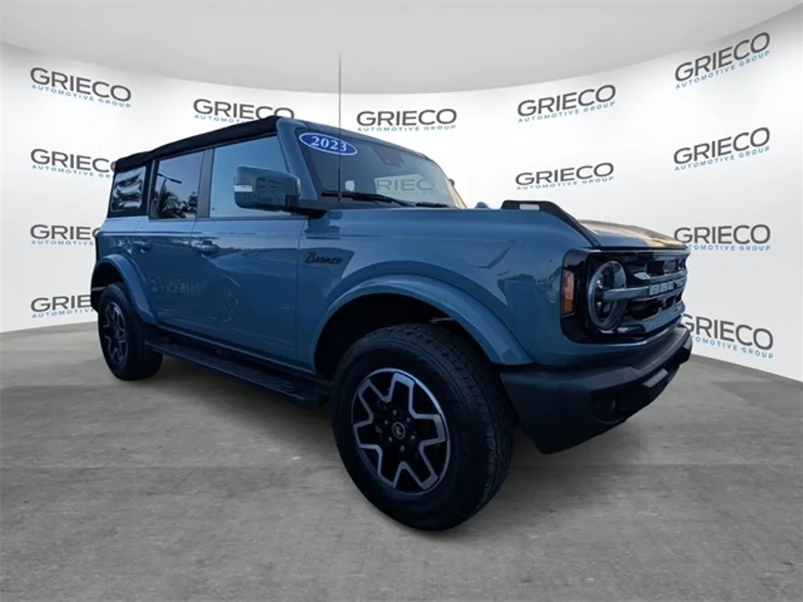2023 Ford Bronco Outer Banks photo 1